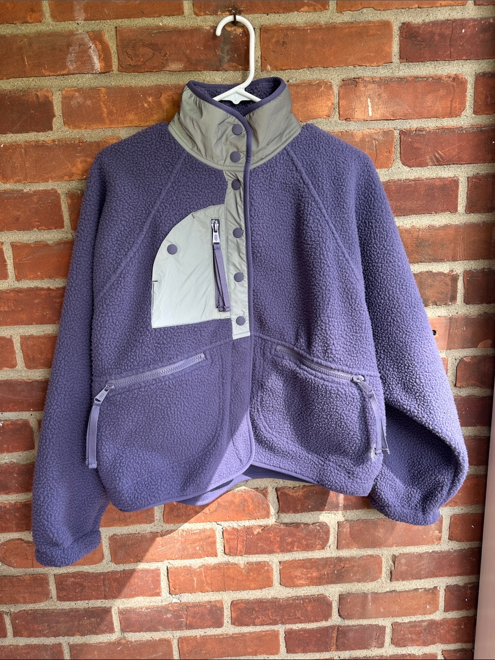 NWOT FREE PEOPLE
MOVEMENT Hit The Slopes
Reflective Fleece Jacket Graphite
Small